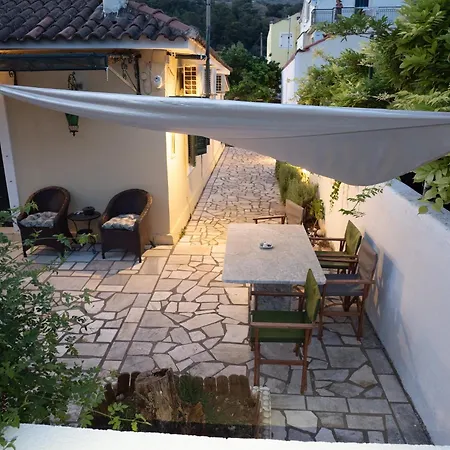 Feriehus Lena's Traditional Agia Efimia