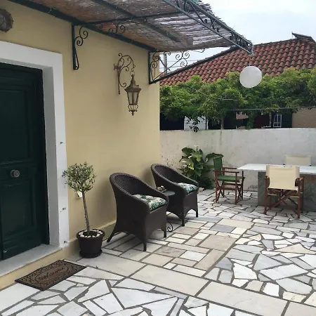 Lena's Traditional Tatil Evi *