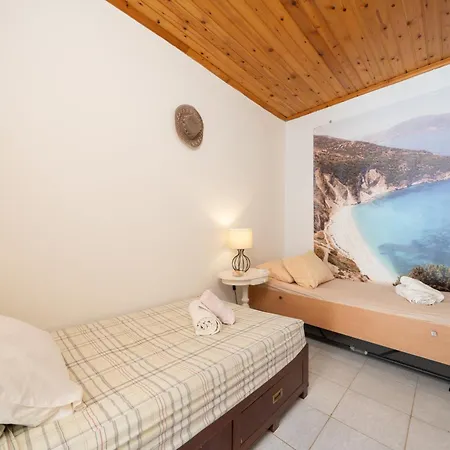 Lena's Traditional Casa de Férias Agia Efimia