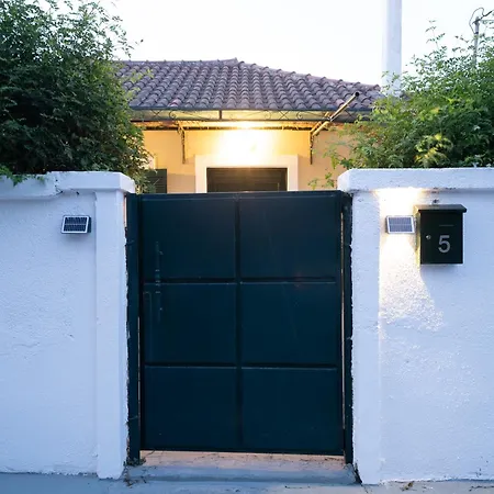 Lena's Traditional Casa de Férias Agia Efimia