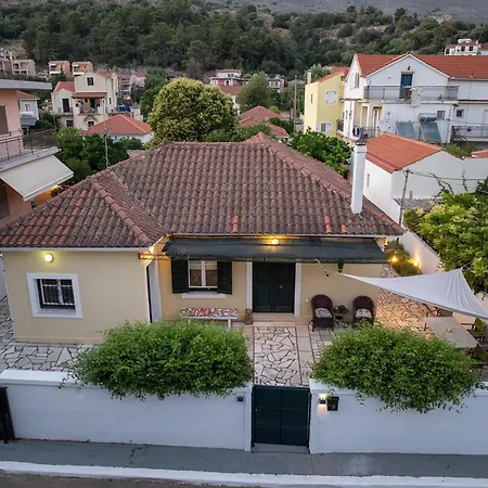 Casa de Férias Lena's Traditional Agia Efimia