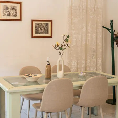 Lena's Traditional Casa de Férias