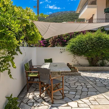 Lena's Traditional Casa de Férias *