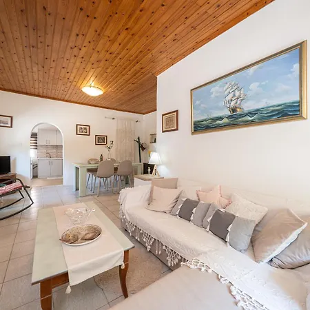 Lena's Traditional * Agia Efimia