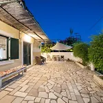 Lena's Traditional בית נופש